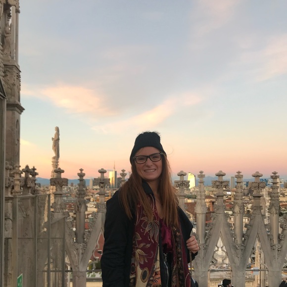 Meet your Posher, Lauren - Picture 9 of 16